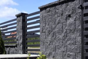 Polbruk_Antara II(1) Sposoby na kamienne alejki i ścieżki z drewna: Kamień czy drewno?